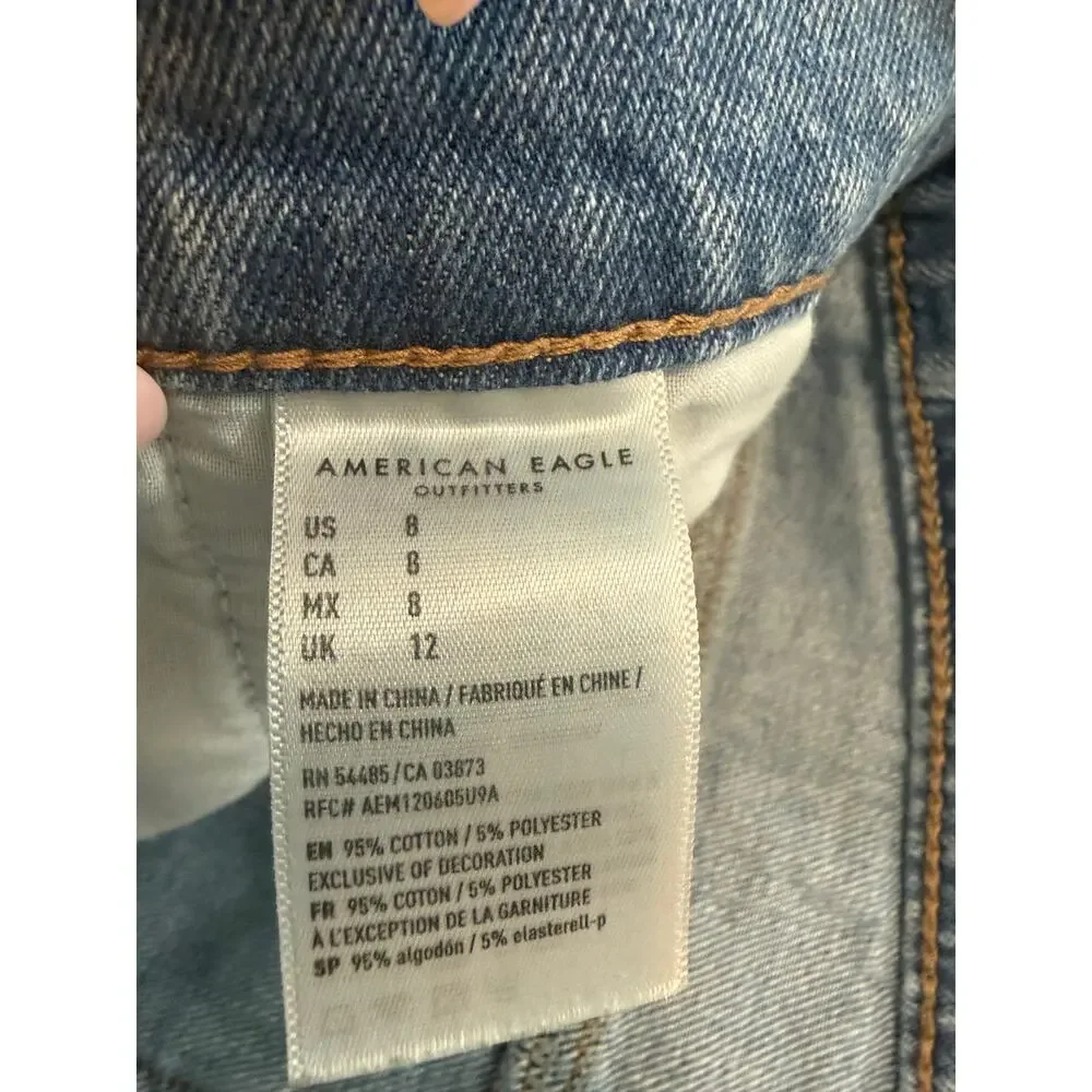 American Eagle Mom Shorts Size 8 Light Wash High Rise Cuffed Denim Short Pleated